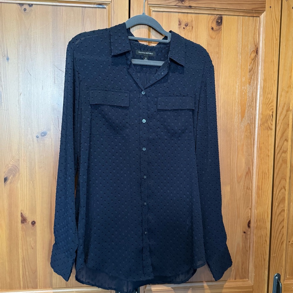 Banana Republic Navy Textured Blouse NWOT! Size M 20"x29"